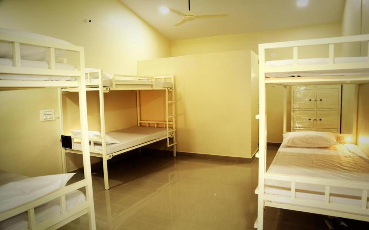 Hotel Megha Resort ฮัมปี ภายนอก รูปภาพ