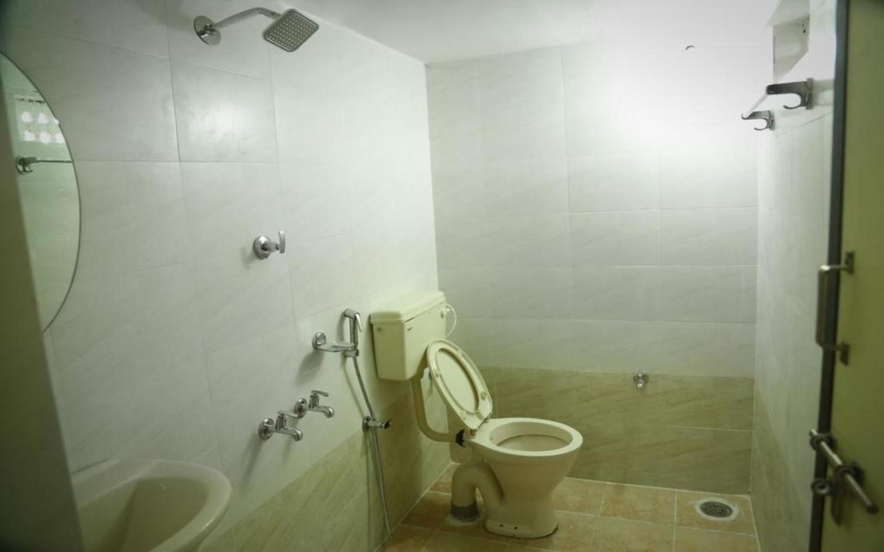 Hotel Megha Resort ฮัมปี ภายนอก รูปภาพ